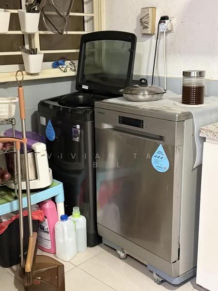 Bullion Park, 160 Lentor Loop, Mandai / Upper Thomson, 2 Bedrooms, 807 sqft, Condominium For Rent, by Vivian Tan B L, 500253543 - Kitchen - PropertyGuru.com.sg