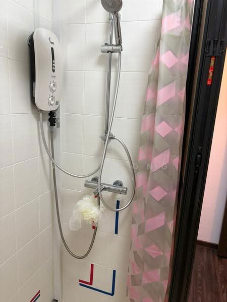 988B Buangkok Green, 988B Buangkok Green, Hougang / Punggol / Sengkang, Room Rental, 200 sqft, HDB Flat For Rent, by Alson Ong, 500253545 - Bathroom - PropertyGuru.com.sg