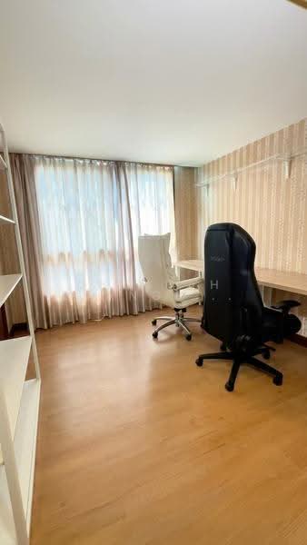 Tai Keng Villas, Jalan Kelichap, Hougang / Punggol / Sengkang, 6 Bedrooms, 3,000 sqft, Terraced House For Sale, by Deborah Evangeline Gan, 500253546 - Study - PropertyGuru.com.sg