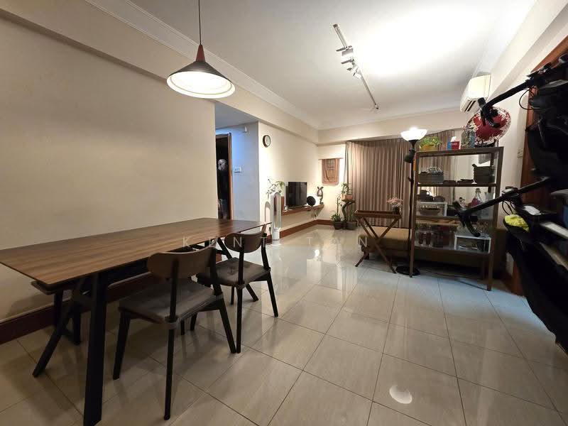 Parkview Apartments, 1 Bukit Batok Street 25, Dairy Farm / Bukit Panjang / Choa Chu Kang, 2 Bedrooms, 936 sqft, Apartment For Sale, by Kent Tan, 500253561 - Living Room - PropertyGuru.com.sg