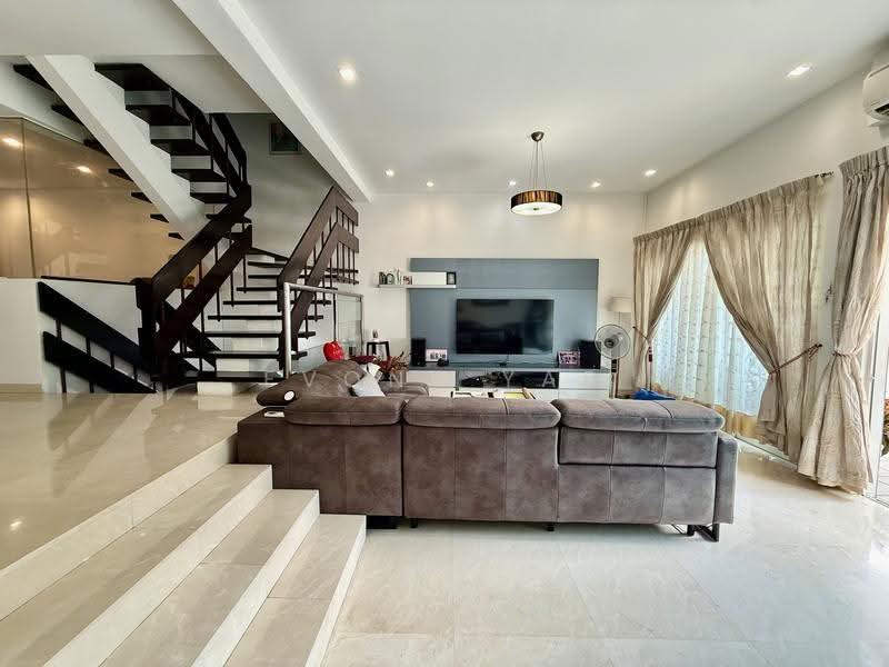 Golden Hill Estate, Li Hwan Drive, Hougang / Punggol / Sengkang, 4 Bedrooms, 2,500 sqft, Terraced House For Sale, by Evone Yap, 500253564 - Living Room - PropertyGuru.com.sg