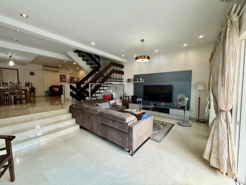 Golden Hill Estate, Li Hwan Drive, Hougang / Punggol / Sengkang, 4 Bedrooms, 2,500 sqft, Terraced House For Sale, by Evone Yap, 500253564 - Living Room - PropertyGuru.com.sg