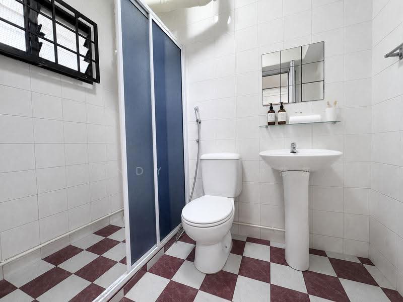 975 Hougang Street 91, 975 Hougang Street 91, Hougang / Punggol / Sengkang, 4 Bedrooms, 1,475 sqft, HDB Flat For Sale, by Sandy Lim 林莎莎, 500253581 - Common Bathroom - PropertyGuru.com.sg