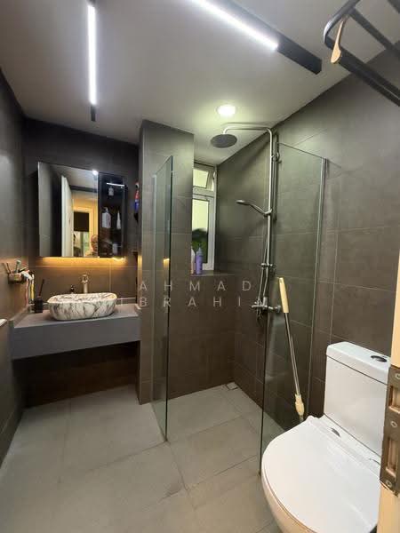 Savannah Condopark, 31 Simei Rise, Pasir Ris / Tampines, 3 Bedrooms, 1,367 sqft, Condominium For Sale, by Ahmad Ibrahim, 500253582 - Bathroom - PropertyGuru.com.sg