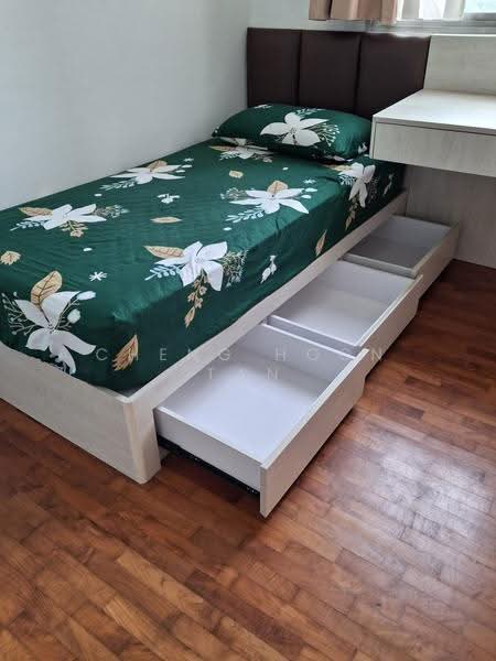 The Lakeshore, 29 Jurong West Street 41, Boon Lay / Jurong / Tuas, Room Rental, 120 sqft, Condominium For Rent, by Cheng Hoon Tan, 500253586 - Bedroom - PropertyGuru.com.sg