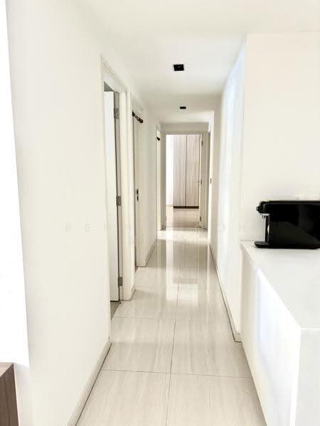 4 bedroom condo in Sengkang for sale, Sengkang East Ave, Hougang / Punggol / Sengkang, 4 Bedrooms, 1,259 sqft, Condominium For Sale, by Rennie Goh 吴蕊玲, 500253587 - Corridor - PropertyGuru.com.sg