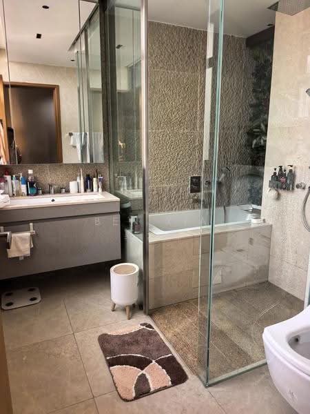 Seahill, 107 West Coast Crescent, Buona Vista / West Coast / Clementi New Town, 4 Bedrooms, 1,615 sqft, Corner Terrace For Sale, by Ben XIA 夏天鹏, 500253603 - Bathroom - PropertyGuru.com.sg