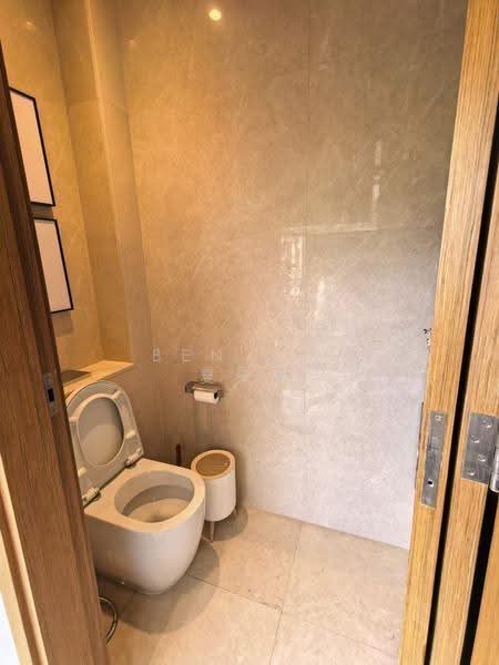 Seahill, 107 West Coast Crescent, Buona Vista / West Coast / Clementi New Town, 4 Bedrooms, 1,615 sqft, Corner Terrace For Sale, by Ben XIA 夏天鹏, 500253603 - Bathroom - PropertyGuru.com.sg