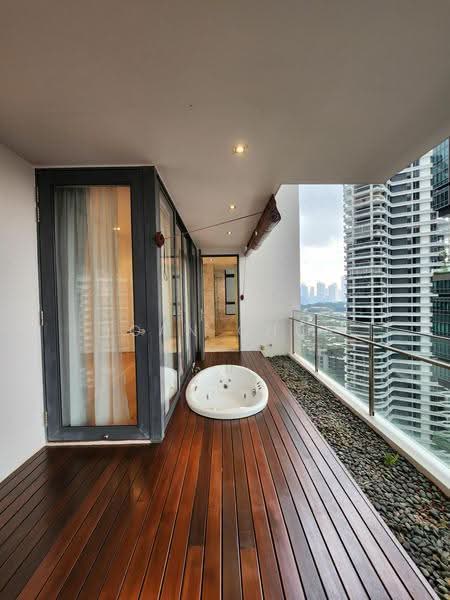 Skypark @ Somerset, 22 Saint Thomas Walk, Orchard / River Valley, 4 Bedrooms, 3,347 sqft, Apartment For Rent, by Joan Chua, 500253606 - Balcony - PropertyGuru.com.sg