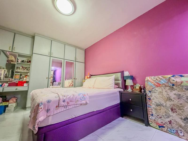 263 Bishan Street 22, 263 Bishan Street 22, Ang Mo Kio / Bishan / Thomson, 3 Bedrooms, 1,206 sqft, HDB Flat For Sale, by Eqsha Kaur, 500253611 - Bedroom - PropertyGuru.com.sg