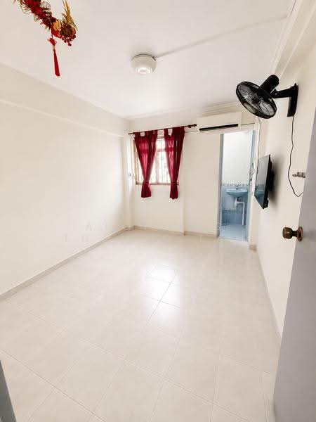 722 Yishun Street 71, 722 Yishun Street 71, Sembawang / Yishun, 2 Bedrooms, 689 sqft, HDB Flat For Sale, by Aloysius Thomas Tan, 500253623 - Interior - PropertyGuru.com.sg