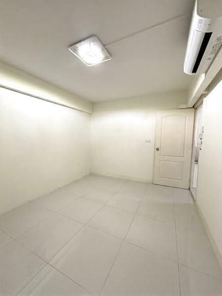 32 Jalan Bukit Ho Swee, 32 Jalan Bukit Ho Swee, Alexandra / Commonwealth, 3 Bedrooms, 570 sqft, HDB Flat For Sale, by Cheryl Phua, 500253630 - Room 1 - PropertyGuru.com.sg
