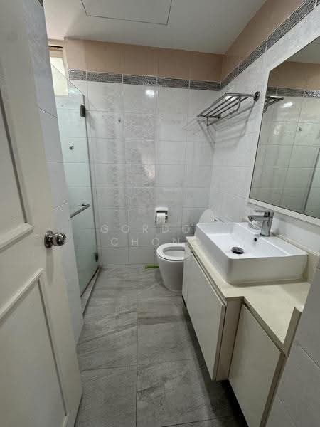 Oleander Towers, 911 Lorong 1 Toa Payoh, Balestier / Toa Payoh, 2 Bedrooms, 893 sqft, Apartment For Rent, by Gordon Chong, 500253644 - Bathroom - PropertyGuru.com.sg