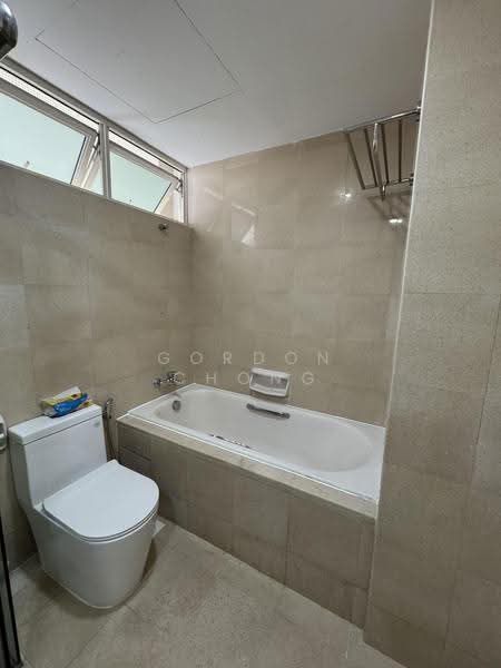 Oleander Towers, 911 Lorong 1 Toa Payoh, Balestier / Toa Payoh, 2 Bedrooms, 893 sqft, Apartment For Rent, by Gordon Chong, 500253644 - Bathroom - PropertyGuru.com.sg