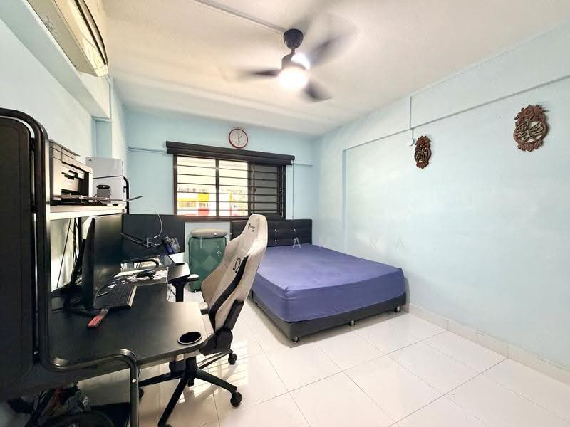 403 Pandan Gardens, 403 Pandan Gardens, Boon Lay / Jurong / Tuas, 3 Bedrooms, 1,227 sqft, HDB Flat For Sale, by Fatin Amira, 500253667 - Bedroom - PropertyGuru.com.sg
