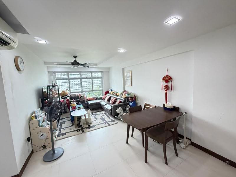 471A Upper Serangoon Crescent, 471A Upper Serangoon Crescent, Hougang / Punggol / Sengkang, 3 Bedrooms, 990 sqft, HDB Flat For Sale, by Alex Huang, 500253673 - Living Room - PropertyGuru.com.sg