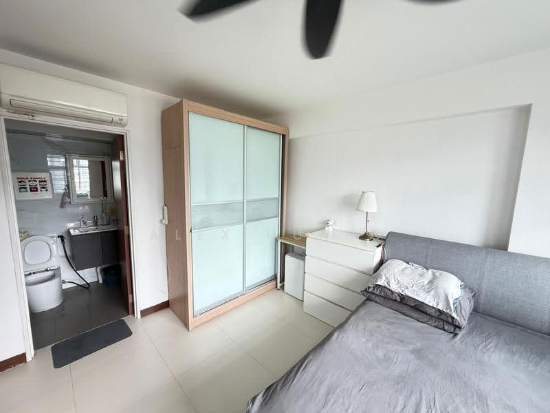 471A Upper Serangoon Crescent, 471A Upper Serangoon Crescent, Hougang / Punggol / Sengkang, 3 Bedrooms, 990 sqft, HDB Flat For Sale, by Alex Huang, 500253673 - Bedroom - PropertyGuru.com.sg