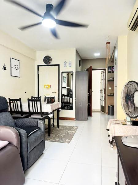 180B Boon Lay Drive, 180B Boon Lay Drive, Boon Lay / Jurong / Tuas, 1 Bedroom, 506 sqft, HDB Flat For Sale, by Pedro Chuang, 500253676 - Living Room - PropertyGuru.com.sg