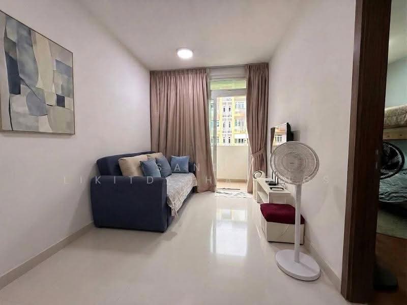 Parc Rosewood, 83 Rosewood Drive, Admiralty / Woodlands, 2 Bedrooms, 581 sqft, Condominium For Sale, by Sandy Likitdachavongs, 500253680 - Living Room (AI declutter) - PropertyGuru.com.sg