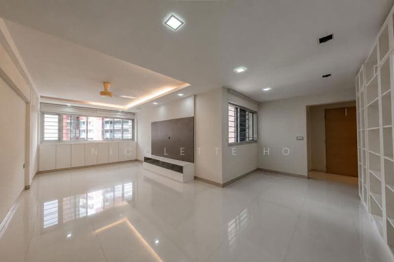 105 Potong Pasir Avenue 1, 105 Potong Pasir Avenue 1, Macpherson / Potong Pasir, 3 Bedrooms, 1,109 sqft, HDB Flat For Sale, by Nicolette Ho, 500253684 - Living Room - PropertyGuru.com.sg