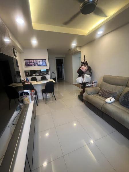 308A Punggol Walk, 308A Punggol Walk, Hougang / Punggol / Sengkang, 3 Bedrooms, 990 sqft, HDB Flat For Sale, by Melvin Heng, 500253689 - Living Room - PropertyGuru.com.sg
