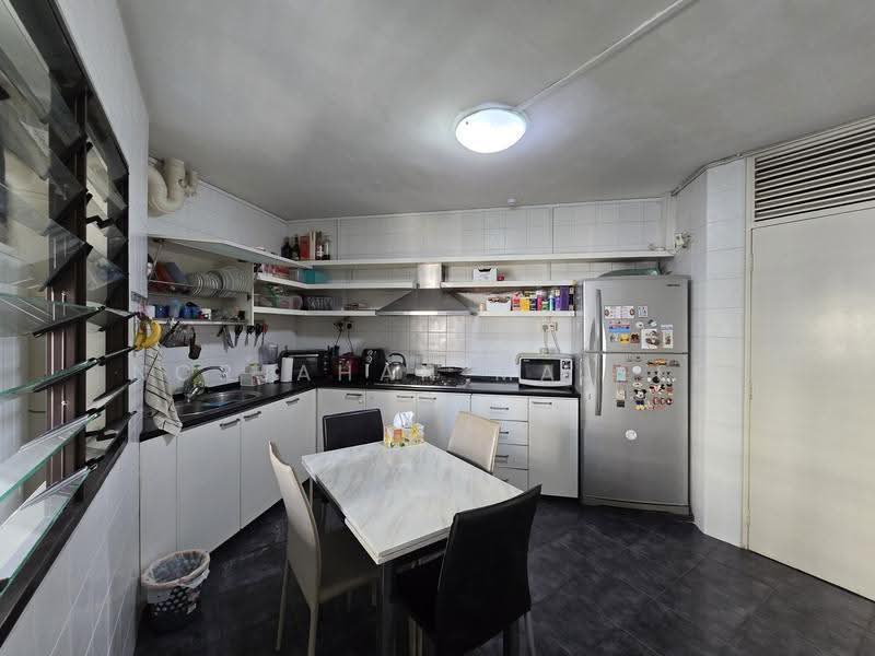 176 Lompang Road, 176 Lompang Road, Dairy Farm / Bukit Panjang / Choa Chu Kang, 3 Bedrooms, 1,087 sqft, HDB Flat For Sale, by Norjahan Majeed, 500253696 - Kitchen - PropertyGuru.com.sg