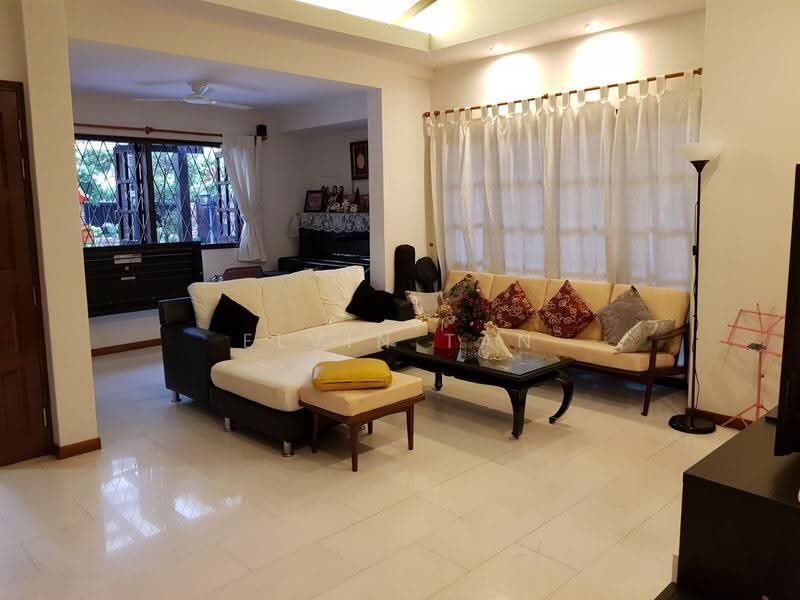 Opera Estate, Jalan Bangsawan, East Coast / Marine Parade, Room Rental, 250 sqft, Terraced House For Rent, by Elvin Tan, 500253703 - Living Room - PropertyGuru.com.sg