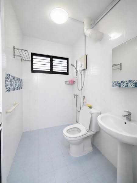 786 Yishun Ring Road, 786 Yishun Ring Road, Sembawang / Yishun, 3 Bedrooms, 1,302 sqft, HDB Flat For Sale, by Anwar Chan, 500253707 - Bathroom - PropertyGuru.com.sg