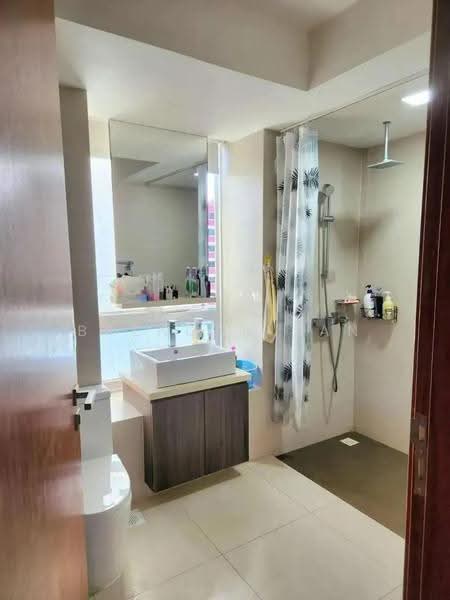 Azalea Park Condo, 2 Flora Road, Changi Airport / Changi Village, 3 Bedrooms, 1,313 sqft, Condominium For Rent, by Brendan Tan, 500253723 - Bathroom - PropertyGuru.com.sg