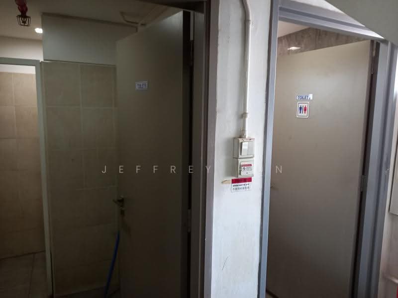 Empire Techno Centre, 30 Kaki Bukit Road 3, Eunos / Geylang / Paya Lebar, 2,820 sqft, Factory / Workshop (B2) For Sale, by Jeffrey Hun, 500253724 - Bathroom - CommercialGuru.com.sg