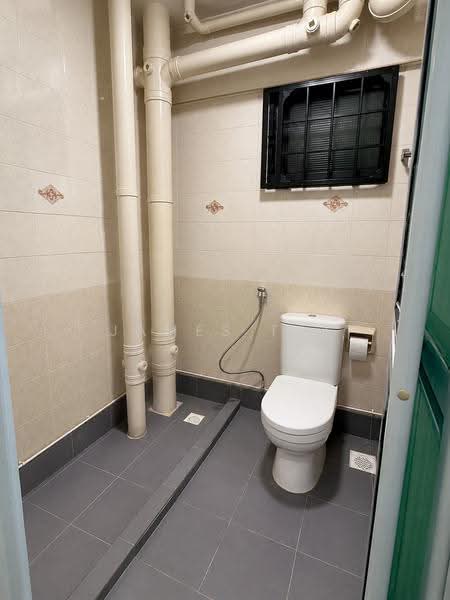 686C Jurong West Central 1, 686C Jurong West Central 1, Boon Lay / Jurong / Tuas, 3 Bedrooms, 1,195 sqft, HDB Flat For Sale, by James Tai, 500253732 - Bathroom - PropertyGuru.com.sg