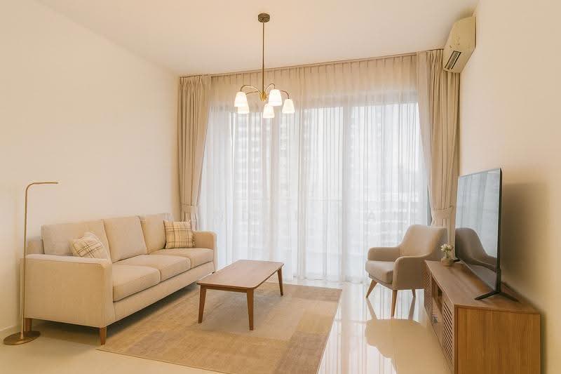 371 Hougang Street 31, 371 Hougang Street 31, Hougang / Punggol / Sengkang, 3 Bedrooms, 1,323 sqft, HDB Flat For Rent, by Brendan Tan, 500253733 - Living Room - PropertyGuru.com.sg