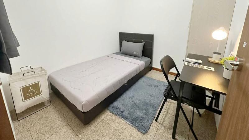 Queens, 10 Stirling Road, Alexandra / Commonwealth, Room Rental, 80 sqft, Condominium For Rent, by Yinjie Lee, 500253737 - Bedroom - PropertyGuru.com.sg