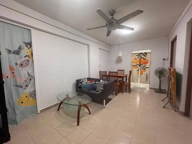166 Stirling Road, 166 Stirling Road, Alexandra / Commonwealth, 2 Bedrooms, 731 sqft, HDB Flat For Rent, by Brendan Tan, 500253738 - Living Room - PropertyGuru.com.sg