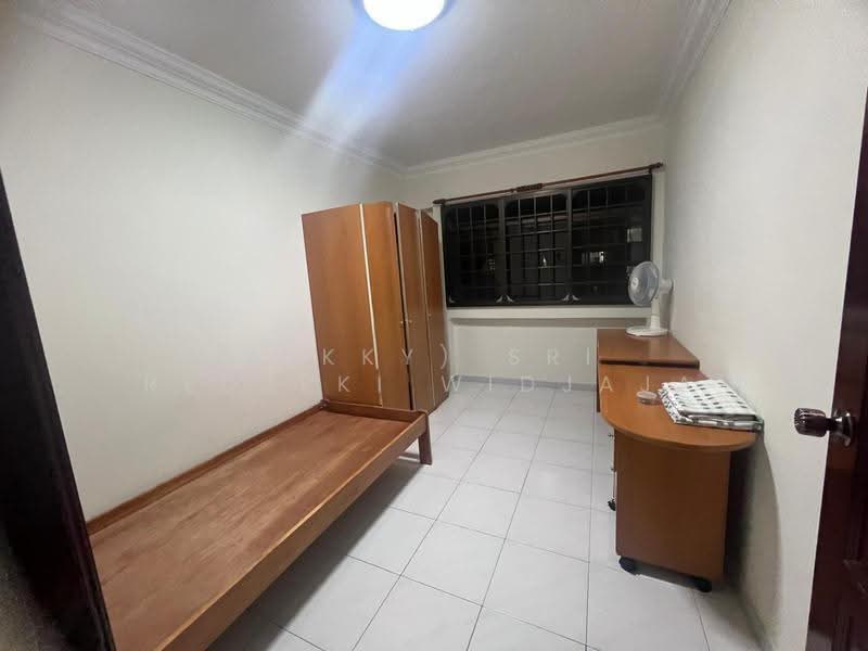 671 Choa Chu Kang Crescent, 671 Choa Chu Kang Crescent, Dairy Farm / Bukit Panjang / Choa Chu Kang, Room Rental, 150 sqft, HDB Flat For Rent, by (Ekky) Sri Redjeki Widjaja, 500253748 - Bedroom - PropertyGuru.com.sg