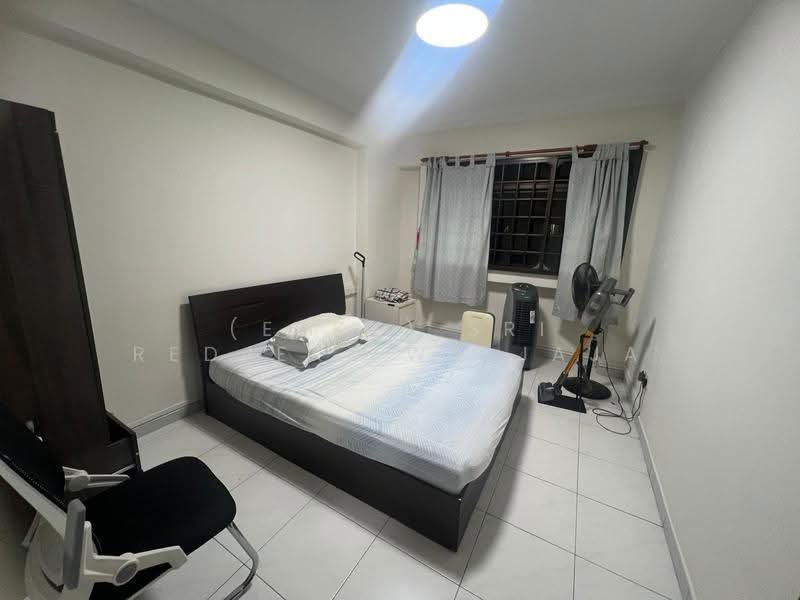 671 Choa Chu Kang Crescent, 671 Choa Chu Kang Crescent, Dairy Farm / Bukit Panjang / Choa Chu Kang, Room Rental, 150 sqft, HDB Flat For Rent, by (Ekky) Sri Redjeki Widjaja, 500253748 - Bedroom - PropertyGuru.com.sg