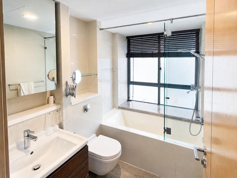 Waterford Residence, 21 Kim Yam Road, Orchard / River Valley, 2 Bedrooms, 1,055 sqft, Condominium For Sale, by Patricia Chia, 500253755 - Master Bathroom - PropertyGuru.com.sg