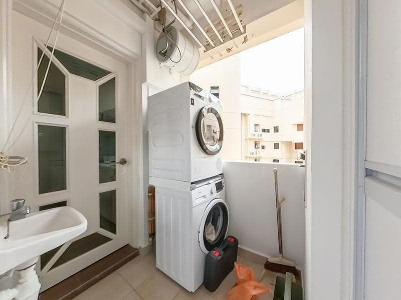 Heritage View, 8 Dover Rise, Buona Vista / West Coast / Clementi New Town, Room Rental, 175 sqft, Condominium For Rent, by Jeron Lee, 500253759 - Balcony - PropertyGuru.com.sg