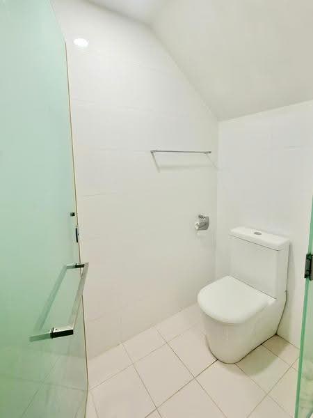 #1 Loft, 1 Lorong 24 Geylang, Eunos / Geylang / Paya Lebar, Studio, 300 sqft, Apartment For Rent, by Shi Meng Lei, 500253760 - Bathroom - PropertyGuru.com.sg