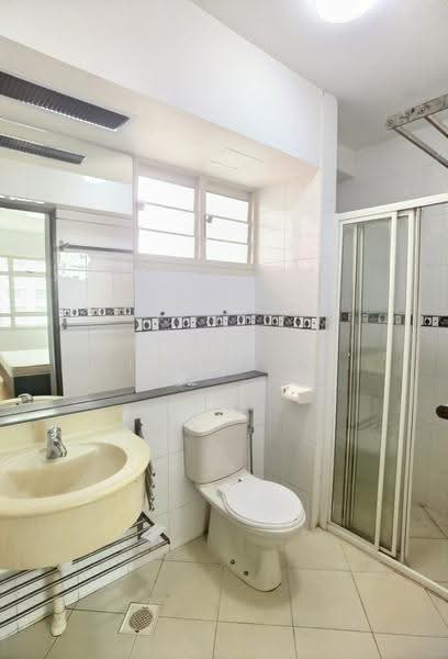 466C Spring Lodge, 466C Sembawang Drive, Sembawang / Yishun, Room Rental, 150 sqft, HDB Flat For Rent, by Xie TingTing (Emily), 500253778 - Bathroom - PropertyGuru.com.sg