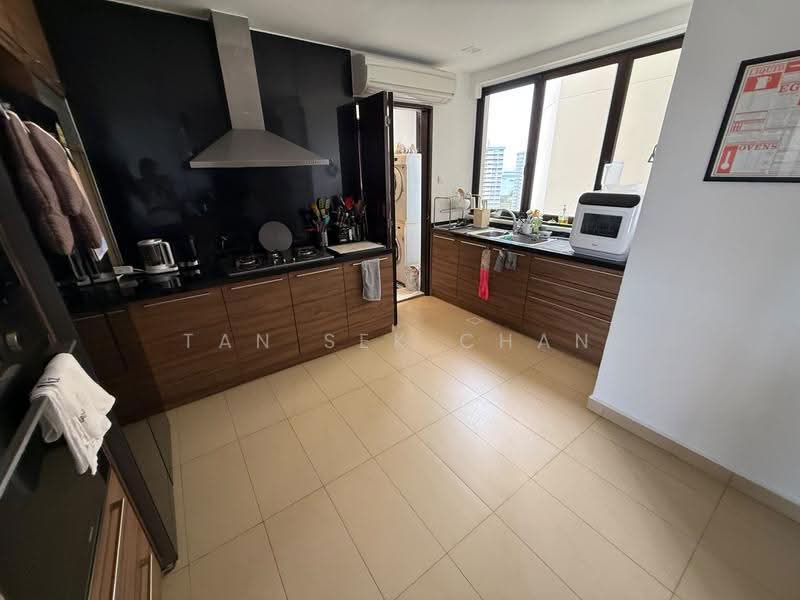 Eastern Lagoon II, 200 Upper East Coast Road, East Coast / Marine Parade, 4 Bedrooms, 3,165 sqft, Condominium For Sale, by Tan Sek Chan, 500253791 - Kitchen - PropertyGuru.com.sg