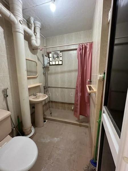 Neptune Court, 8 Marine Vista, East Coast / Marine Parade, 3 Bedrooms, 1,272 sqft, Apartment For Sale, by Cindy Chew, 500253792 - Bathroom - PropertyGuru.com.sg