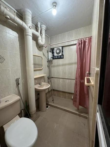 Neptune Court, 8 Marine Vista, East Coast / Marine Parade, 3 Bedrooms, 1,272 sqft, Apartment For Sale, by Cindy Chew, 500253792 - Bathroom - PropertyGuru.com.sg