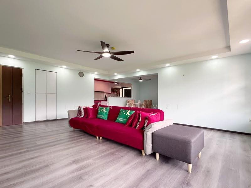 467B Bukit Batok West Avenue 9, 467B Bukit Batok West Avenue 9, Dairy Farm / Bukit Panjang / Choa Chu Kang, 3 Bedrooms, 1,216 sqft, HDB Flat For Sale, by Irfan Ramzi, 500253794 - Living Room - PropertyGuru.com.sg