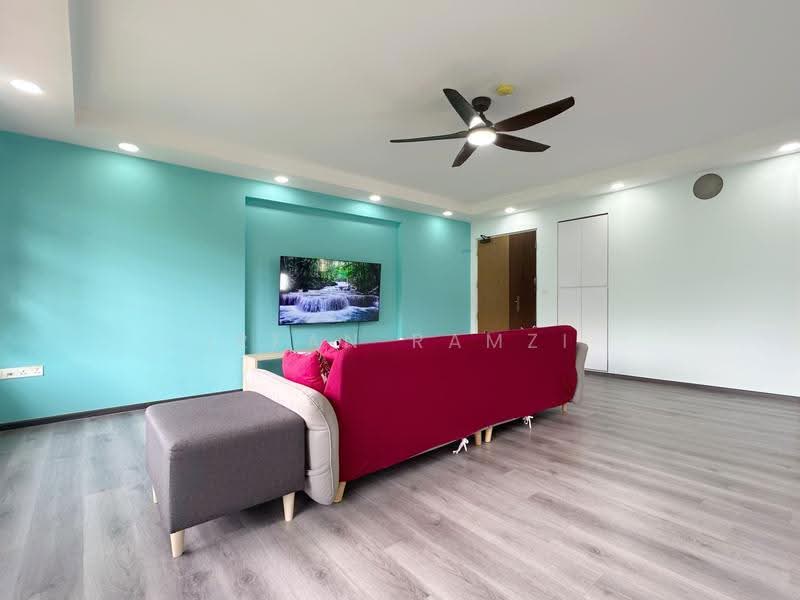 467B Bukit Batok West Avenue 9, 467B Bukit Batok West Avenue 9, Dairy Farm / Bukit Panjang / Choa Chu Kang, 3 Bedrooms, 1,216 sqft, HDB Flat For Sale, by Irfan Ramzi, 500253794 - Living Room - PropertyGuru.com.sg