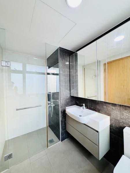 The Glades, 6 Bedok Rise, Bedok / Upper East Coast, 2 Bedrooms, 721 sqft, Condominium For Rent, by Lam Min Yi, 500253826 - Bathroom - PropertyGuru.com.sg