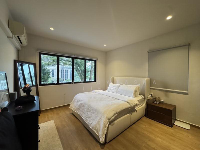 Hollywood Apartments, 100-100D Oxley Rise, Orchard / River Valley, 2 Bedrooms, 990 sqft, Apartment For Sale, by Lavina Natasha Liem, 500253827 - Bedroom - PropertyGuru.com.sg