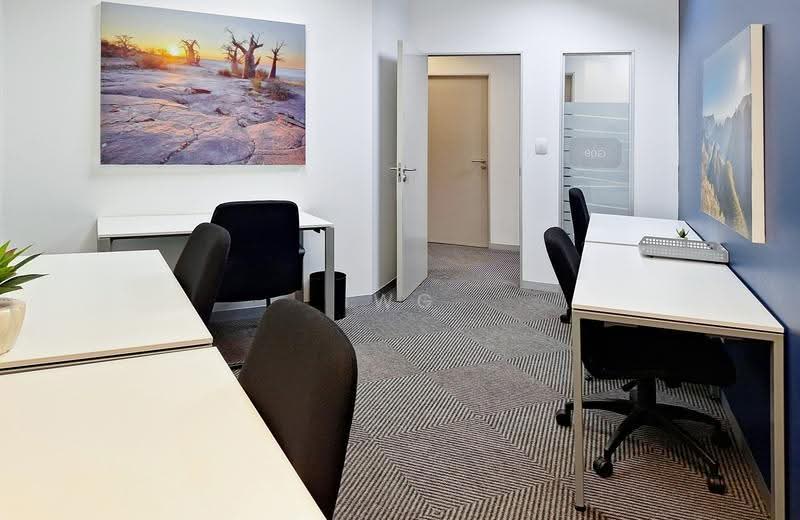 Liang Seah Place, 1 Liang Seah Street, Beach Road / Bugis / Rochor, 538 sqft, Office For Rent, by Regus Singapore, 500253829 - Study - CommercialGuru.com.sg