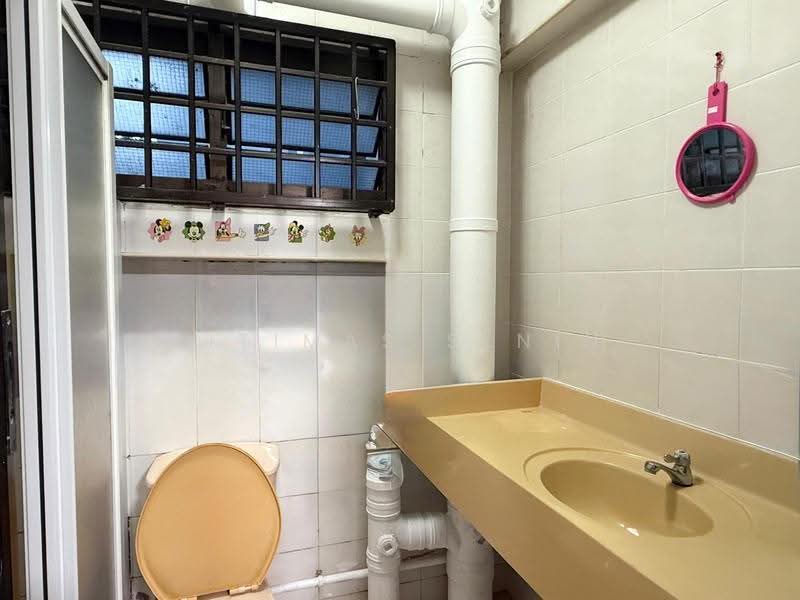753 Woodlands Circle, 753 Woodlands Circle, Admiralty / Woodlands, 3 Bedrooms, 1,097 sqft, HDB Flat For Sale, by Sitimas Senin, 500253830 - Bathroom - PropertyGuru.com.sg