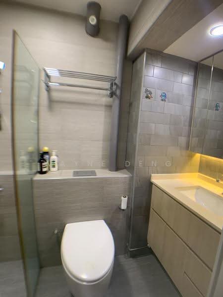 124 Hougang Avenue 1, 124 Hougang Avenue 1, Hougang / Punggol / Sengkang, 2 Bedrooms, 721 sqft, HDB Flat For Rent, by Wayne Deng, 500253845 - Bathroom - PropertyGuru.com.sg